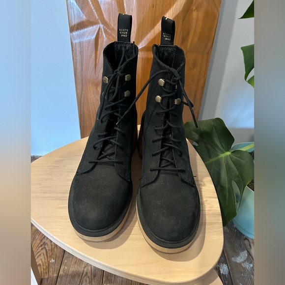 Sorel Women’s Hi-Line Black Leather Lace Up Booties Size 8 - Picture 4 of 13